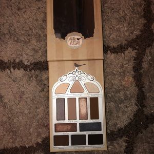 Nightingale Eyeshadow Pallet